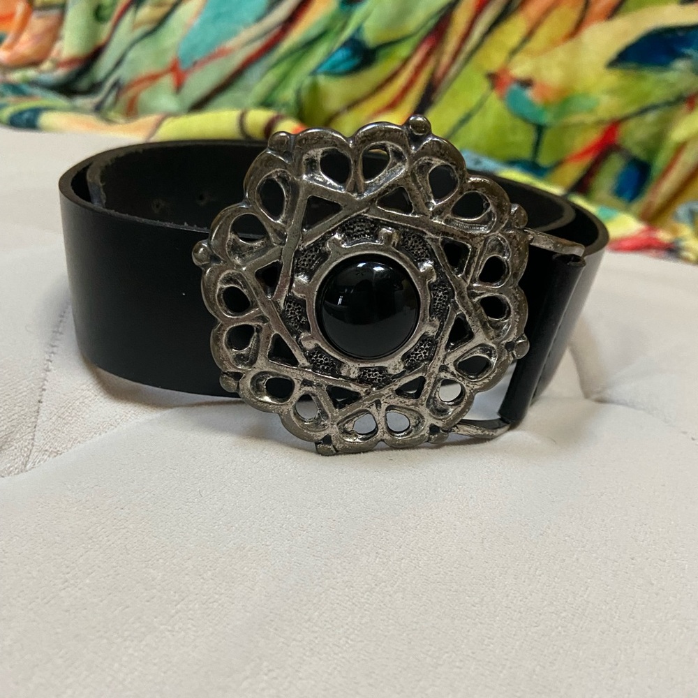 Vintage Women’s New York & Company Black Leather Belt Medallion Buckle Italy